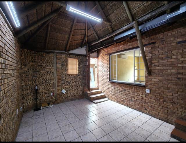 3 BEDROOM TOWNHOUSE FOR SALE IN SAFARI GARDENS
